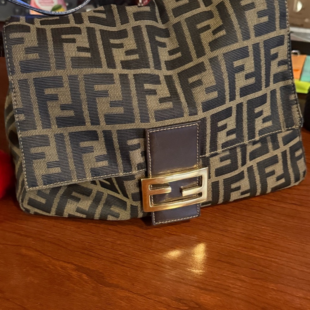 Fendi vintage mama baguette (rare gold hardware)